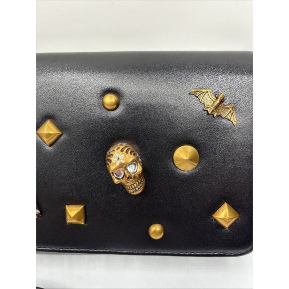 NWT Betsey Johnson Black XO Sybil Crossbody Clutch Gold/Bronze Black Chain Strap - Picture 4 of 15